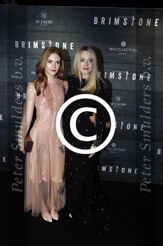 Amsterdam 9 januari 2016
Premiere Brimstone in Tuschinski met oa Emilia Jones en Dakota Fanning gemaakt door regisseur Martin Koolhoven .
Dakota Fanning en Emilia Jones