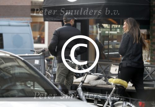 Amsterdam 20 januari 2017
Dave Roelvink met zijn nieuwe vriendin Julia Mekkes nadat ze geluncht hebben bij v Dam op de cornelis Schuytstraat