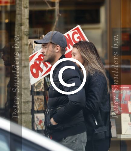 Amsterdam 20 januari 2017
Dave Roelvink met zijn nieuwe vriendin Julia Mekkes nadat ze geluncht hebben bij v Dam op de cornelis Schuytstraat