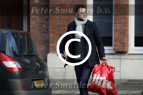 Amsterdam 15 januari 2017
Dexter van der Voorn de vriend van Eva Jinek doet boodschappen en gaat naar huis Eva
