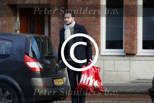 Amsterdam 15 januari 2017
Dexter van der Voorn de vriend van Eva Jinek doet boodschappen en gaat naar huis Eva