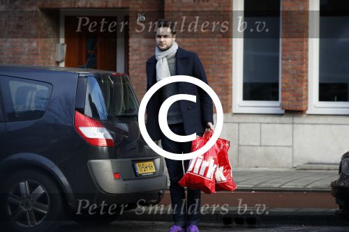 Amsterdam 15 januari 2017
Dexter van der Voorn de vriend van Eva Jinek doet boodschappen en gaat naar huis Eva