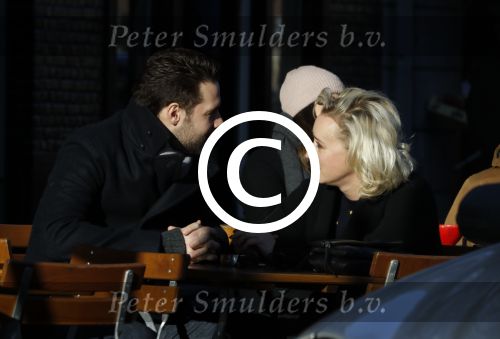 Amsterdam 21 januari 2017  
Eva Jinek met vriend Dexter van der Voorn op de beethovenstraat.