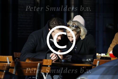 Amsterdam 21 januari 2017  
Eva Jinek met vriend Dexter van der Voorn op de beethovenstraat.