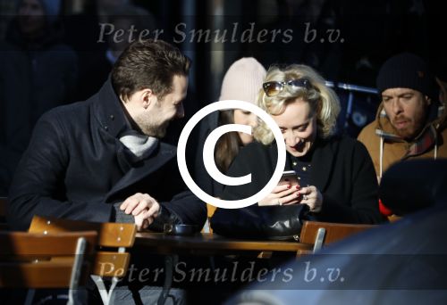 Amsterdam 21 januari 2017  
Eva Jinek met vriend Dexter van der Voorn op de beethovenstraat.