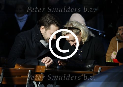Amsterdam 21 januari 2017  
Eva Jinek met vriend Dexter van der Voorn op de beethovenstraat.