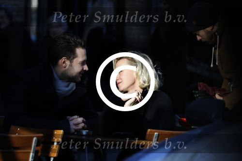 Amsterdam 21 januari 2017  
Eva Jinek met vriend Dexter van der Voorn op de beethovenstraat.