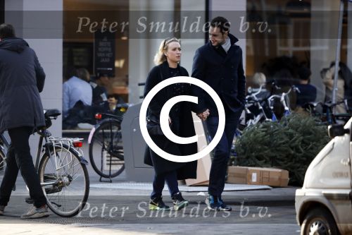 Amsterdam 21 januari 2017  
Eva Jinek met vriend Dexter van der Voorn op de beethovenstraat.