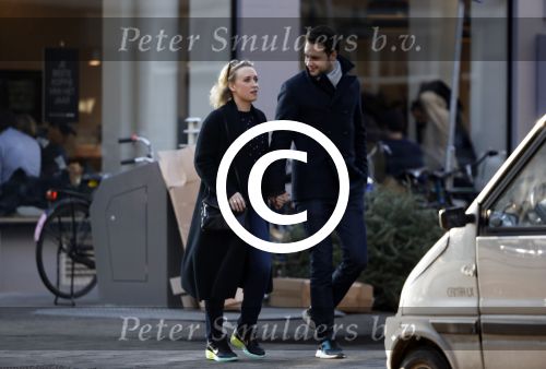 Amsterdam 21 januari 2017  
Eva Jinek met vriend Dexter van der Voorn op de beethovenstraat.