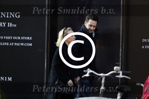 Amsterdam 21 januari 2017  
Eva Jinek met vriend Dexter van der Voorn op de beethovenstraat.