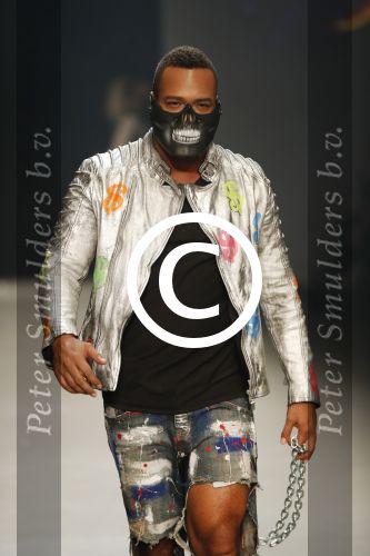 Amsterdam 27 januari 2017 
Amsterdam fashion week gesponsord door Mercedes Benz. Fred v Leer Everon jackson Hooi en Toprak yalciner lopen mee met de show van Artitude