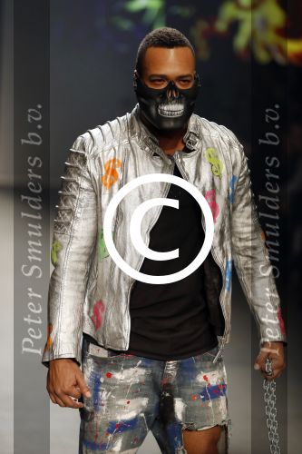 Amsterdam 27 januari 2017 
Amsterdam fashion week gesponsord door Mercedes Benz. Fred v Leer Everon jackson Hooi en Toprak yalciner lopen mee met de show van Artitude