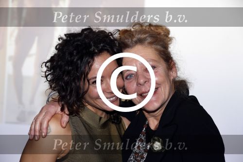 Amsterdam 12 januari 2017
Boekpresentatie Fajah Lourens  my killerbody 2. fajah met moeder en familie