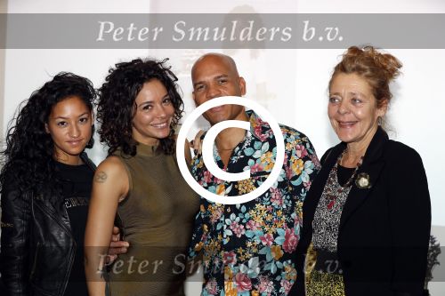 Amsterdam 12 januari 2017
Boekpresentatie Fajah Lourens  my killerbody 2. fajah met moeder en familie