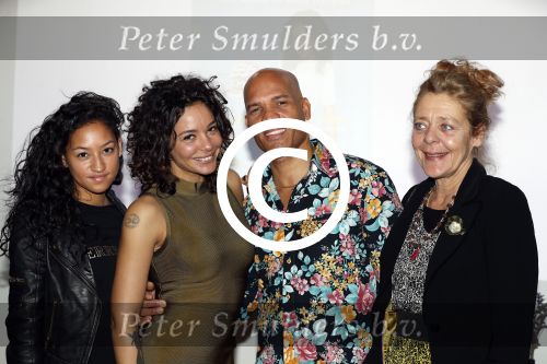 Amsterdam 12 januari 2017
Boekpresentatie Fajah Lourens  my killerbody 2. fajah met moeder en familie