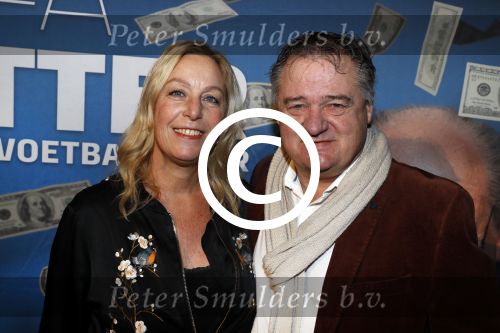 Hoorn 16 januari 2017
Premiere van FIFA Blatter, de val van de voetbalkeizer, in Schouwburg Het Park in Hoorn. Frank Snoeks met vrouw
