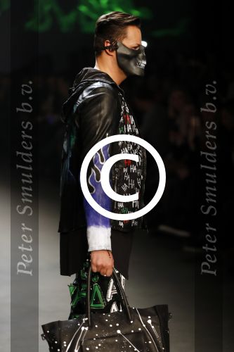 Amsterdam 27 januari 2017 
Amsterdam fashion week gesponsord door Mercedes Benz. Fred v Leer Everon jackson Hooi en Toprak yalciner lopen mee met de show van Artitude