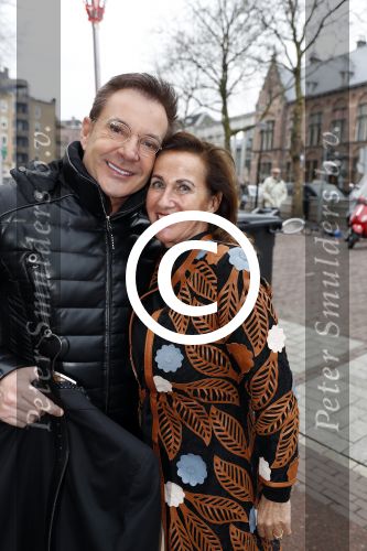 Amsterdam 29 januari 2017 
Surprise party Harry Mens vanwege zijn 70e verjaardag. Het werd gevierd op het leidse plein. Gerard Joling