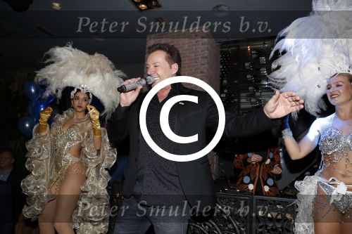 Amsterdam 29 januari 2017 
Surprise party Harry Mens vanwege zijn 70e verjaardag. Het werd gevierd op het leidse plein. Gerard Joling