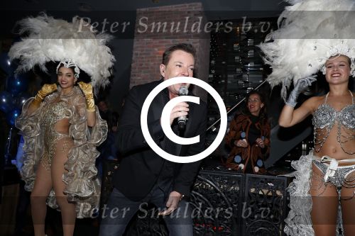 Amsterdam 29 januari 2017 
Surprise party Harry Mens vanwege zijn 70e verjaardag. Het werd gevierd op het leidse plein. Gerard Joling