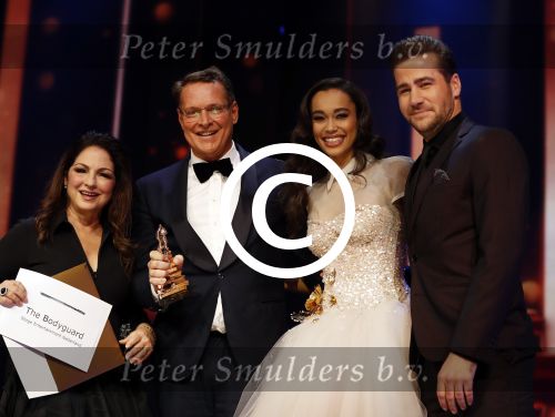 Utrecht 12 januari 2017
Uitreiking musical awards in het beatrixtheater. Gloria Estefan met Albert Verlinde Romy Monteiro en Dave Mantel