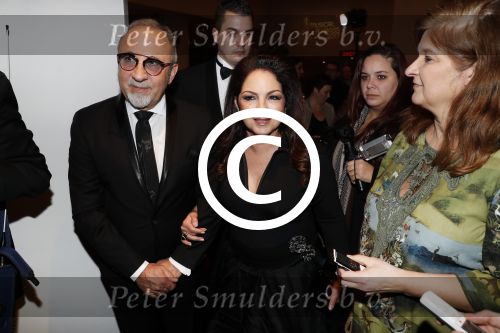 Utrecht 12 januari 2017
Uitreiking musical awards in het beatrixtheater. Gloria Estefan met man Emilio en Karin Riethoven en Menno