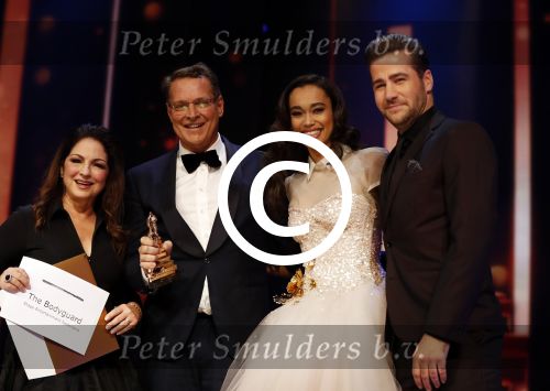 Utrecht 12 januari 2017
Uitreiking musical awards in het beatrixtheater. Gloria Estefan met Albert Gloria Estefan Albert Verlinde Romy Monteiro Dave Mantel