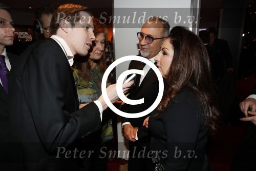 Utrecht 12 januari 2017
Uitreiking musical awards in het beatrixtheater. Gloria Estefan met man Emilio en Karin Riethoven en Menno
