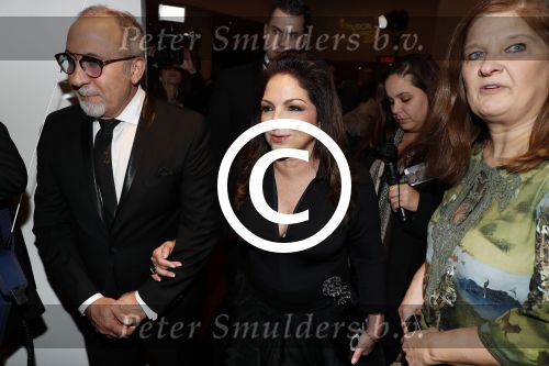 Utrecht 12 januari 2017
Uitreiking musical awards in het beatrixtheater. Gloria Estefan met man Emilio en Karin Riethoven en Menno