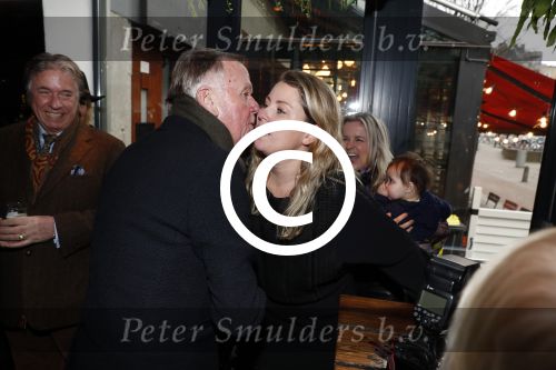 Amsterdam 29 januari 2017 
Surprise party Harry Mens vanwege zijn 70e verjaardag. Het werd gevierd op het leidse plein.