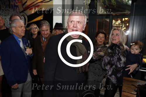 Amsterdam 29 januari 2017 
Surprise party Harry Mens vanwege zijn 70e verjaardag. Het werd gevierd op het leidse plein.