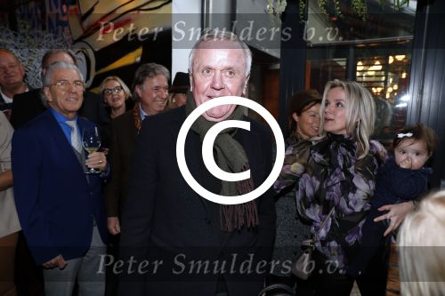 Amsterdam 29 januari 2017 
Surprise party Harry Mens vanwege zijn 70e verjaardag. Het werd gevierd op het leidse plein.