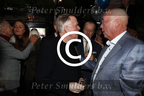 Amsterdam 29 januari 2017 
Surprise party Harry Mens vanwege zijn 70e verjaardag. Het werd gevierd op het leidse plein.