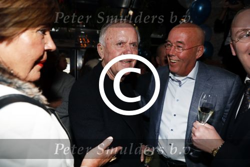 Amsterdam 29 januari 2017 
Surprise party Harry Mens vanwege zijn 70e verjaardag. Het werd gevierd op het leidse plein.