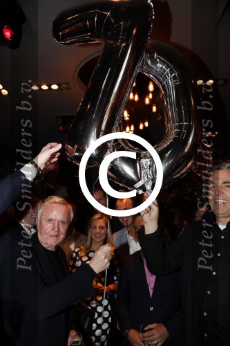 Amsterdam 29 januari 2017 
Surprise party Harry Mens vanwege zijn 70e verjaardag. Het werd gevierd op het leidse plein.