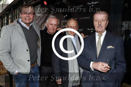 Amsterdam 29 januari 2017 
Surprise party Harry Mens vanwege zijn 70e verjaardag. Het werd gevierd op het leidse plein. Harry met Chris Luken Wim Zegwaard en Theo Hiddema