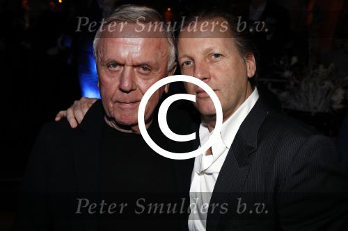 Amsterdam 29 januari 2017 
Surprise party Harry Mens vanwege zijn 70e verjaardag. Het werd gevierd op het leidse plein. harry met Michiel Mol