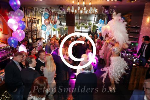 Amsterdam 29 januari 2017 
Surprise party Harry Mens vanwege zijn 70e verjaardag. Het werd gevierd op het leidse plein.