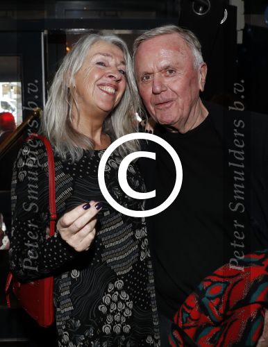Amsterdam 29 januari 2017 
Surprise party Harry Mens vanwege zijn 70e verjaardag. Het werd gevierd op het leidse plein. Harry met zijn nieuwe oude vriendin Juul