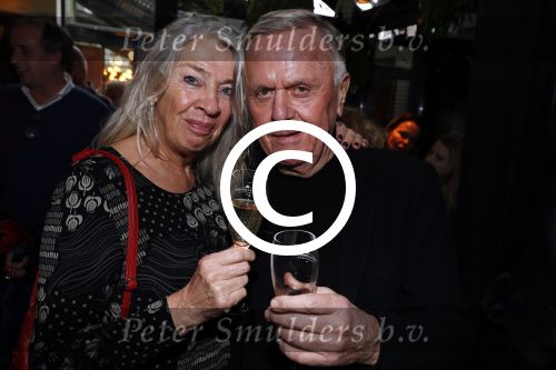 Amsterdam 29 januari 2017 
Surprise party Harry Mens vanwege zijn 70e verjaardag. Het werd gevierd op het leidse plein. Harry met zijn nieuwe oude vriendin Juul