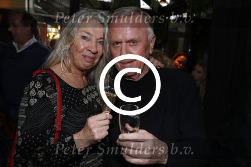 Amsterdam 29 januari 2017 
Surprise party Harry Mens vanwege zijn 70e verjaardag. Het werd gevierd op het leidse plein. Harry met zijn nieuwe oude vriendin Juul