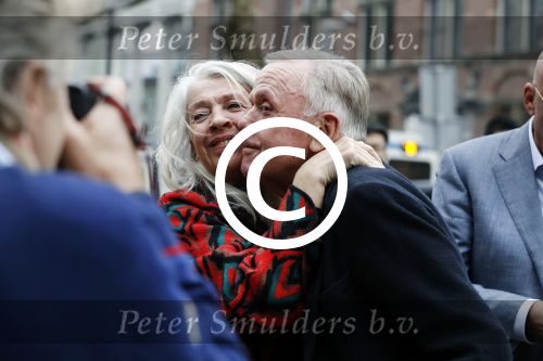 Amsterdam 29 januari 2017 
Surprise party Harry Mens vanwege zijn 70e verjaardag. Het werd gevierd op het leidse plein. Harry met zijn nieuwe oude vriendin Juul