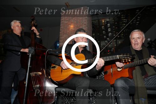 Amsterdam 29 januari 2017 
Surprise party Harry Mens vanwege zijn 70e verjaardag. Het werd gevierd op het leidse plein. Rosenberg Trio