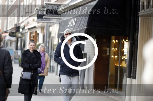 Amsterdam 28 januari 2017 
Lange Frans met zijn (ex) vrouw Danielle v Aalderen in amsterdam zuid