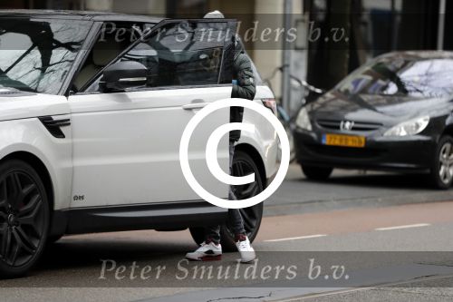 Amsterdam 30 januari 2017  
Lil Kleine in zijn nieuwe Range Rover sport. Hij koopt broodjes bij de hergo