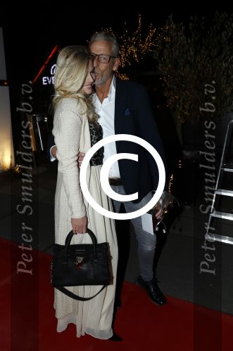 Hoofddorp 17 januari 2017
Patricia Paay is opnieuw getrouwd met Robbert Hinfelaar. Dat gebeurde in Claus party Center in Hoofddorp. John Heuckenroth met Mandy de Poel