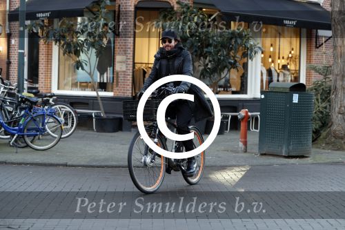 Amsterdam 21 januari 2017
Mari v d Ven op zijn electrische fiets