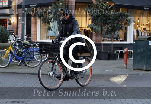 Amsterdam 21 januari 2017
Mari v d Ven op zijn electrische fiets