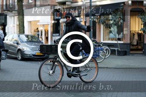 Amsterdam 21 januari 2017
Mari v d Ven op zijn electrische fiets