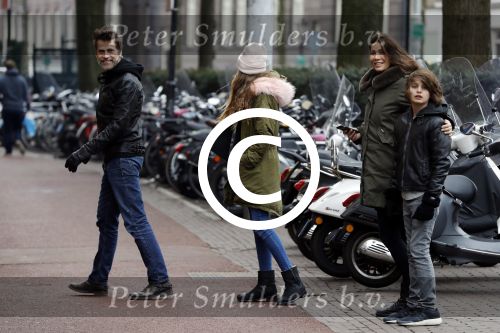 Amsterdam 29 januari 2017
Mark v d Loo en zijn vrouw Robine v d Meer gaan met hun zoon en dochter naar de film